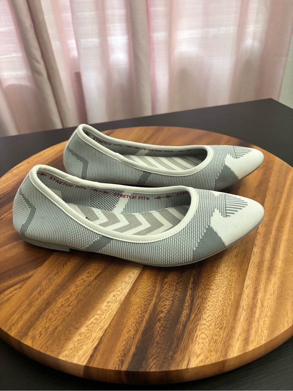Skechers Grey White Cleo Wham Knit Pointed Toe Ballet Flats Women's Size 9.5